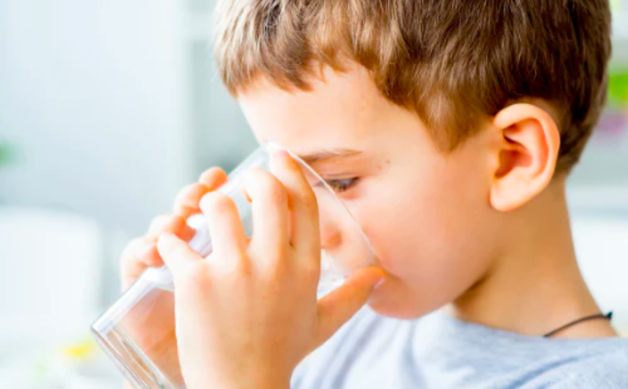 ¿Por qué es importante la hidratación en los niños?