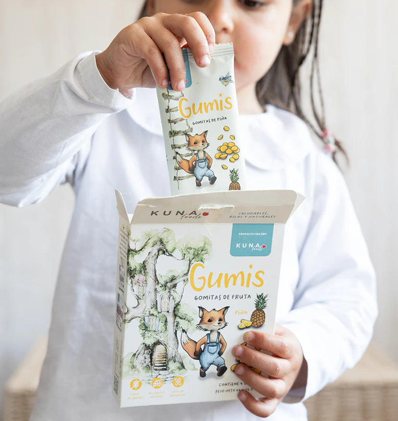 Caja Gumis Piña de Kuna Foods, gomitas de fruta veganas sin azúcar añadida, con estuches de piña y manzana